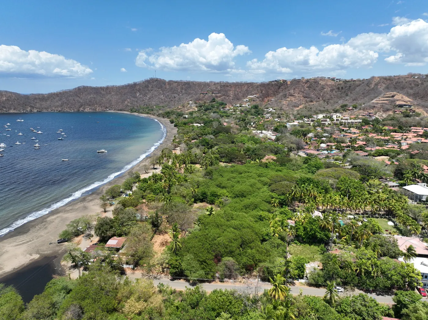 Casitas de la Paz & Hotel Flor de Itabo Budget Stays — Playas del Coco Hostel in Costa Rica